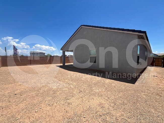 Building Photo - 12885 E Russo Dr