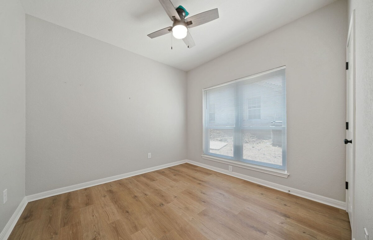 Building Photo - 521 Clearfield Dr