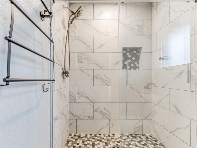 Building Photo - 1428 Cinderella Ave