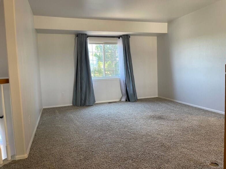 Building Photo - 9225 Gingerhill Ct