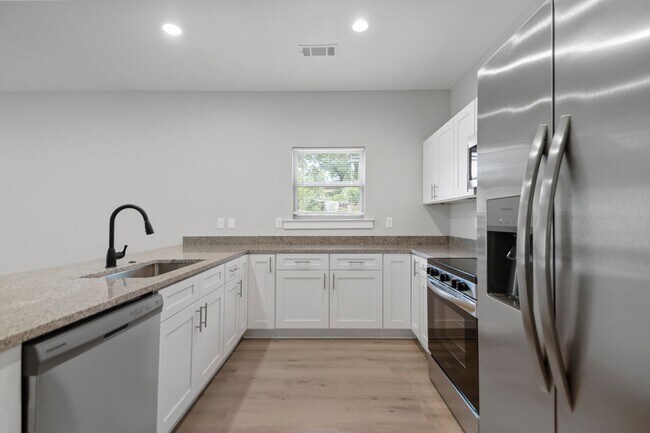 Building Photo - 2311 Nichols Rd