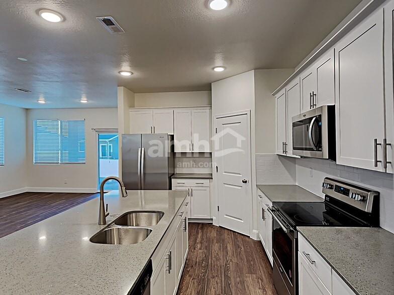 Building Photo - 2682 W 3400 S