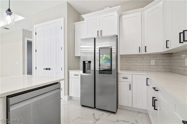 Building Photo - 1561 NW 26th Pl