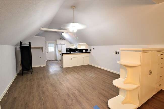 Building Photo - 1702 Cougar Creek