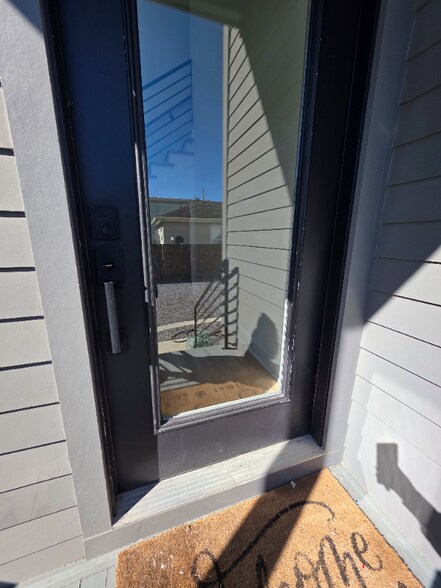 Building Photo - 2431 Franklin Ave