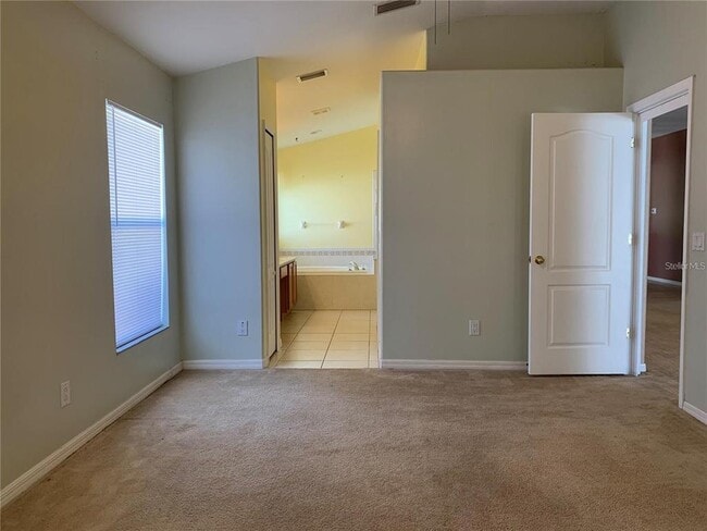 Building Photo - 4211 Hartford Lake Dr
