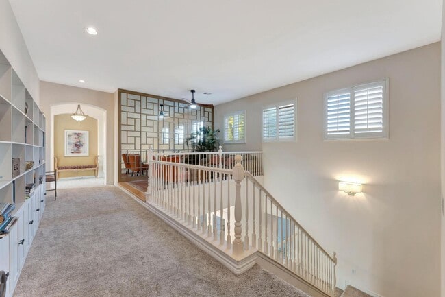 Building Photo - Queensridge Beauty - 5 bedroom on a 1/4+ acre lot