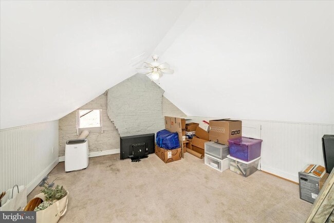 Building Photo - 313 N Market St