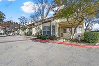 Building Photo - Freshly Renovated 2-Bed 2-Bath Condo Near ...