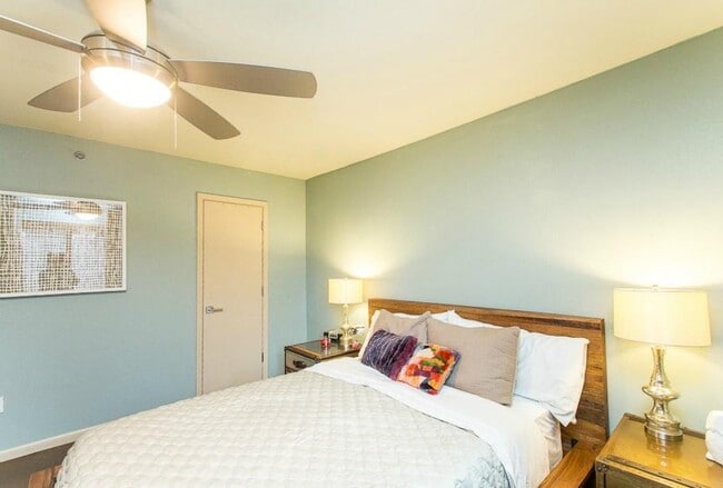 Building Photo - 41 Waller St