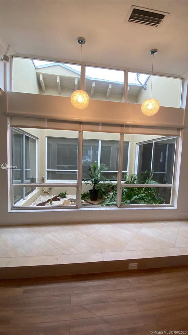Building Photo - 13111 S Calusa Club Dr