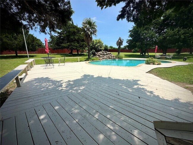 Building Photo - 2610 Jakes Ct