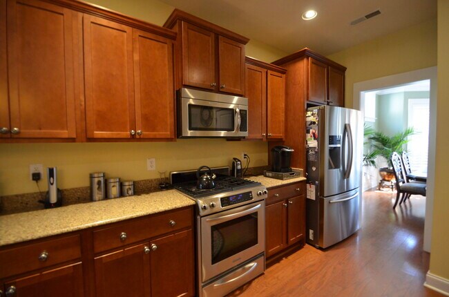 Building Photo - 1811 Luna Ct