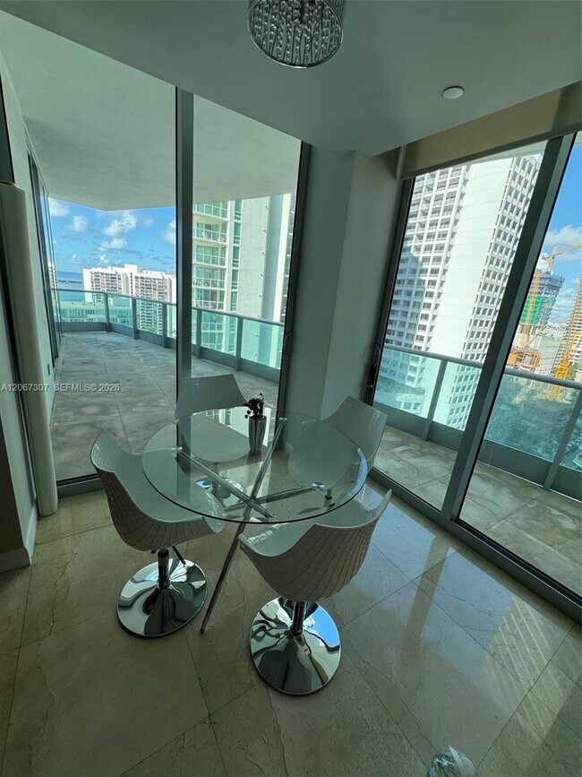 Building Photo - 1331 Brickell Bay Dr