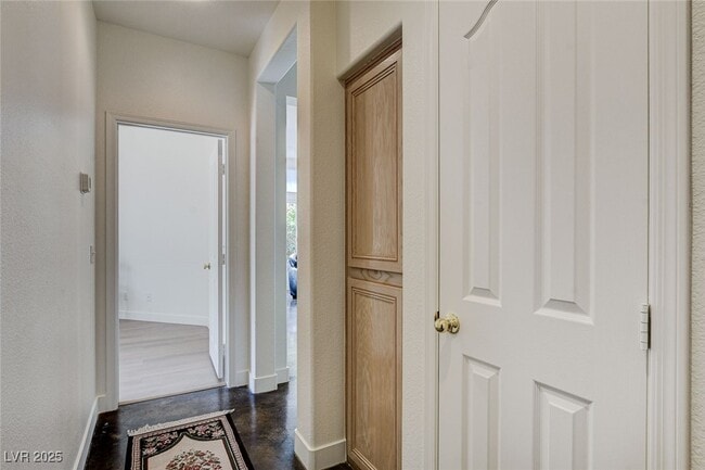 Building Photo - 9244 Pitching Wedge Dr