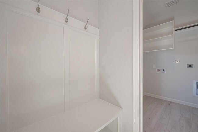 Building Photo - 9707 Satsuma Path