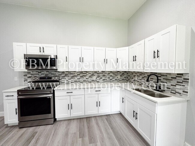 Building Photo - 518 N 26th St