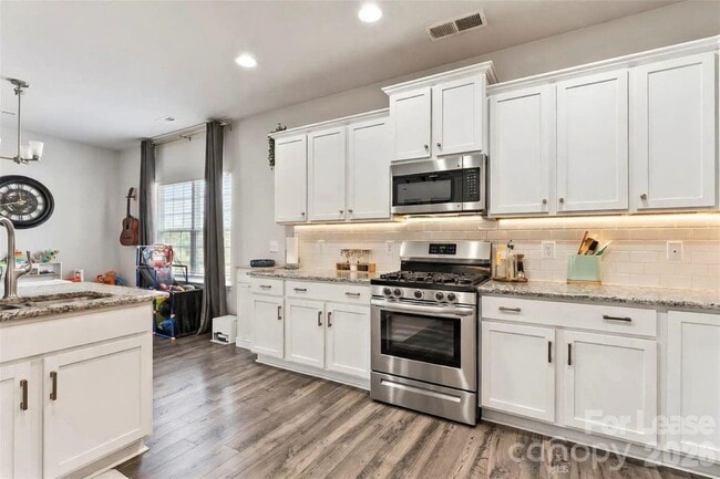 Building Photo - 11732 Glenwood Dr