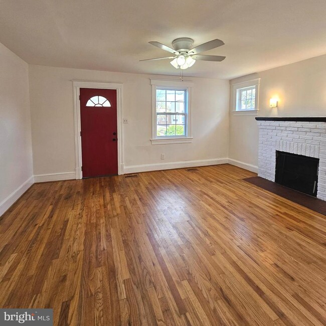 Building Photo - 2910 16th St S