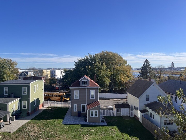 Building Photo - 69 Homer St