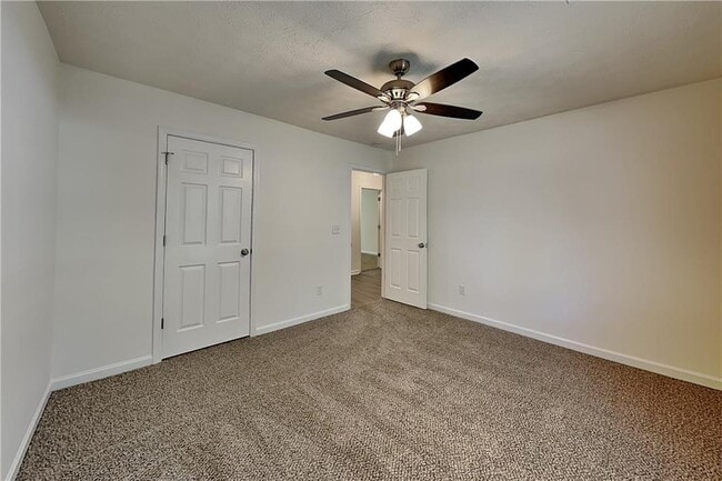 Building Photo - 5784 Shoal Creek Dr