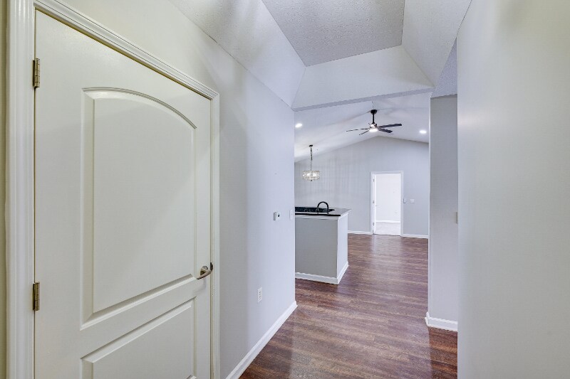 Building Photo - 1695 Berrancher Dr