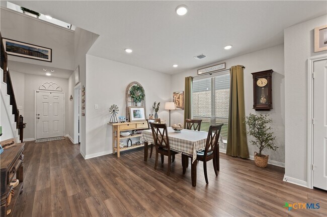 Building Photo - 810 Mclaury Cove