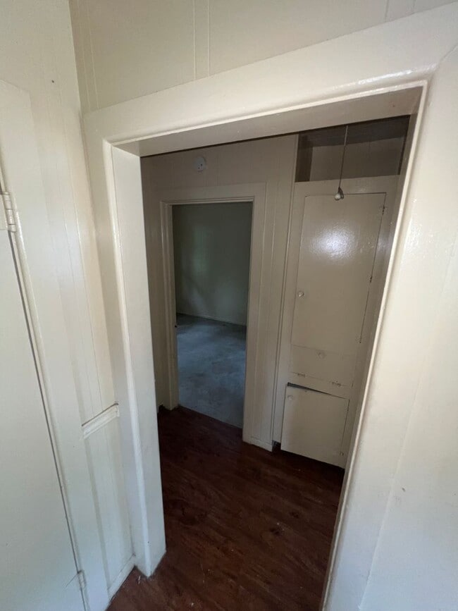 Building Photo - 1830 Lyons St