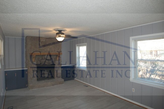 Building Photo - Updated Sherwood 3 bed 2 bath