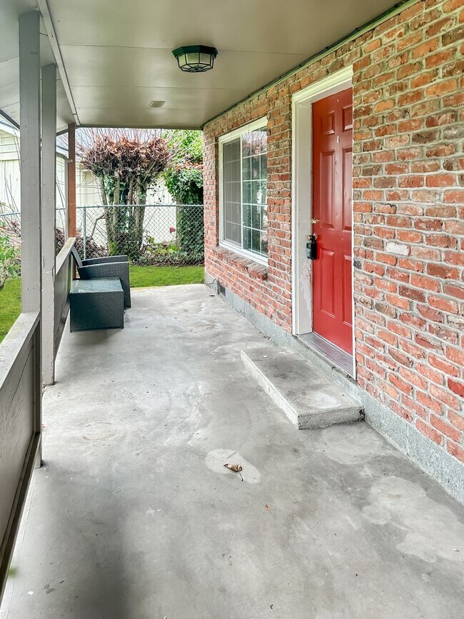 Building Photo - 10312-14 13th St Ct E