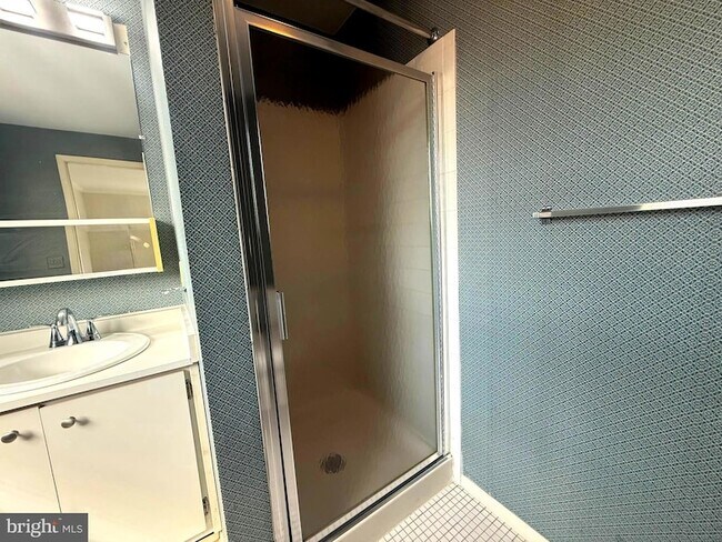 Building Photo - 1 Crotona Ct