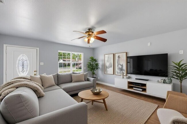 Primary Photo - 6214 Club Terrace