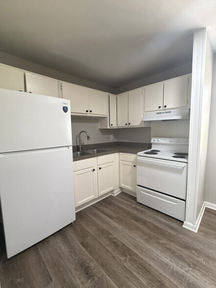 Building Photo - 1607 Line Cir