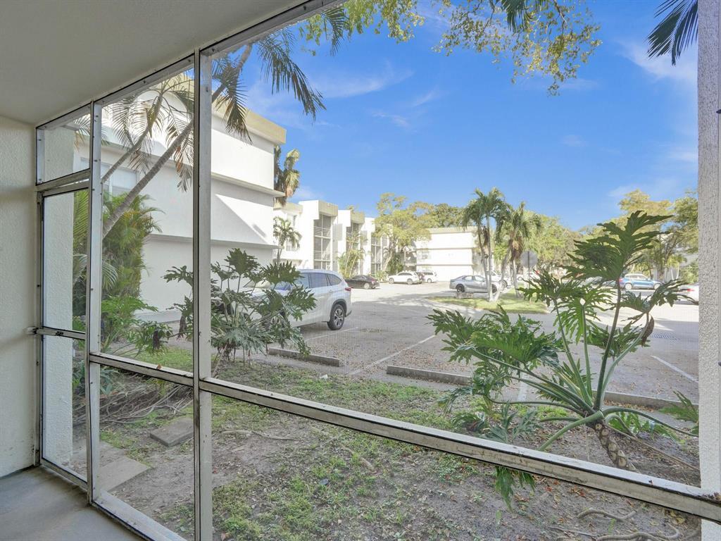 Building Photo - 4205 N University Dr