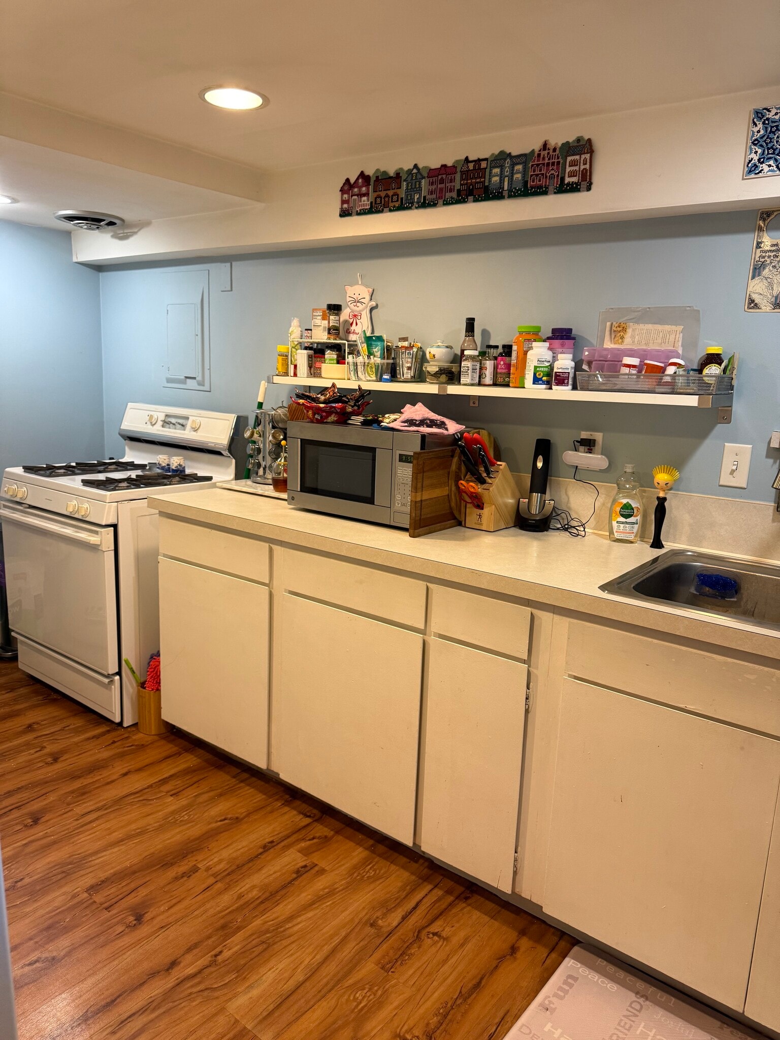 Kitchen - 2832 W Mercer Way