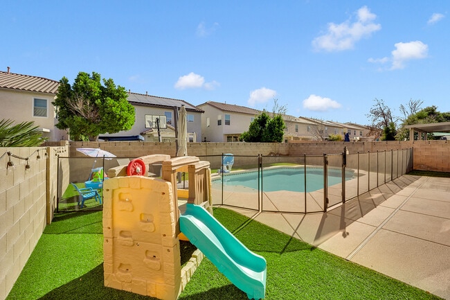 Building Photo - 11142 Romola St