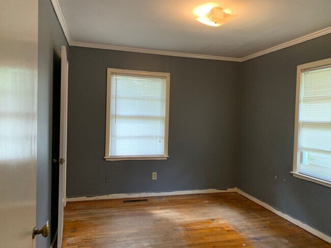 Building Photo - 307 Rosedale Pl