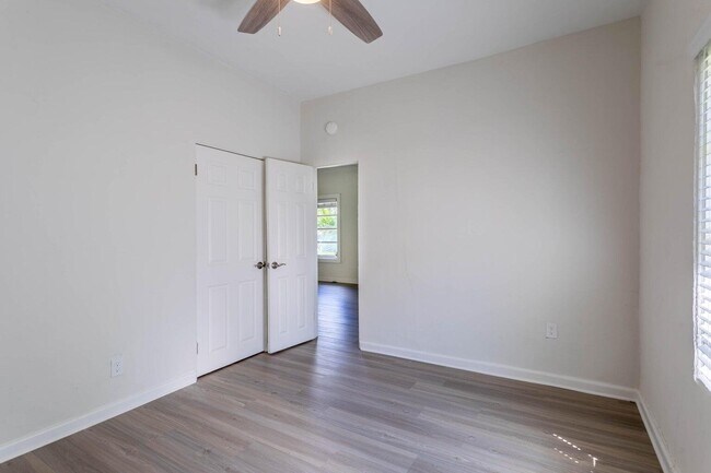 Building Photo - 1716 Mercer Ave