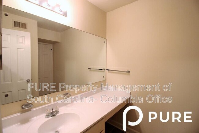 Building Photo - 7602 Hunt Club Rd