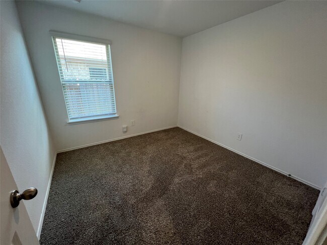 Building Photo - 21354 Owl Rd