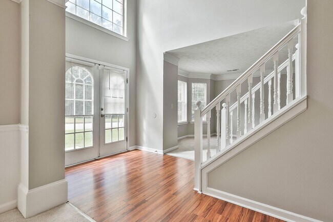 Building Photo - 4BR Home with Lake View in Swim Tennis Community