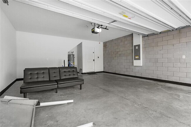 Building Photo - 308 Fiddlewood Ct