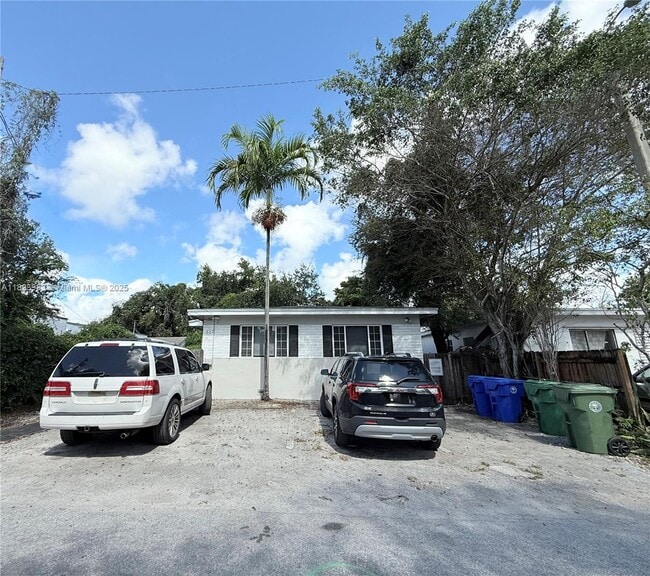 Primary Photo - 337 NE 57th St