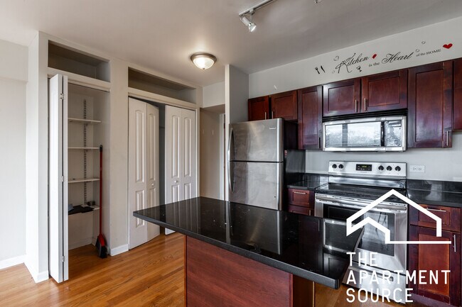 Building Photo - 4180 N Marine Dr