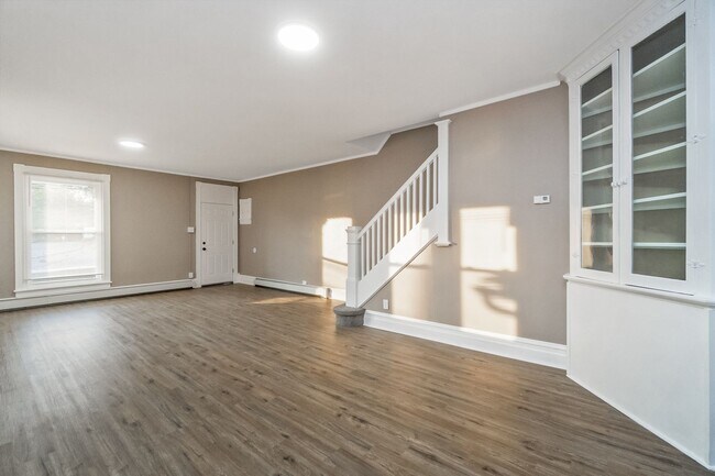 Building Photo - Spacious 3-Bed + Office Home in Slatington — Fresh Floors & Flexible Layout