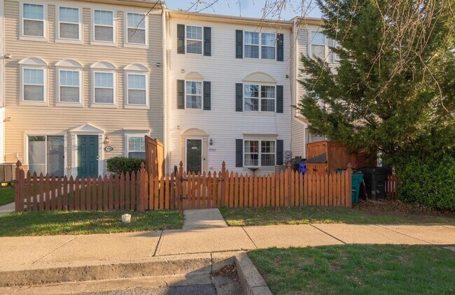Building Photo - 4904 Whitney Terrace
