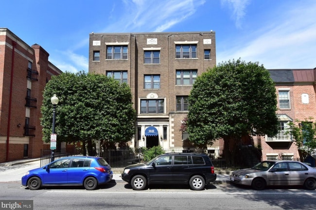 Building Photo - 1661 Park Rd NW