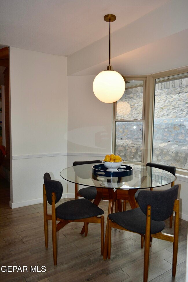 Building Photo - 10640 Vista Alegre Dr