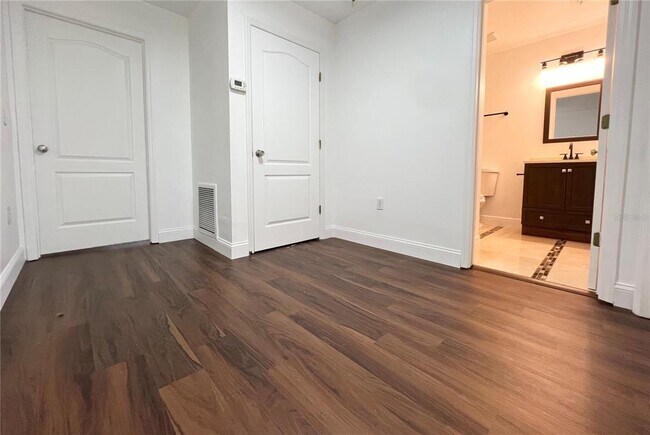 Building Photo - 7138 Five Oaks Dr