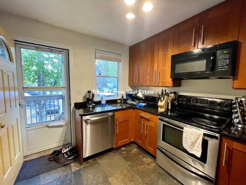 Building Photo - 1430 Tremont St